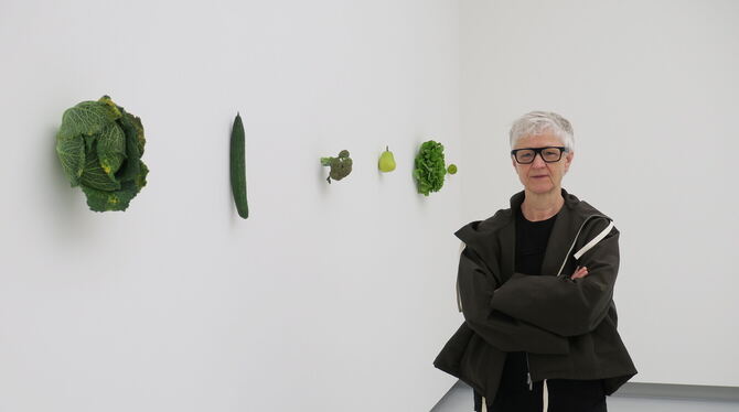 Kulinarische Wandarbeit: Karin Sander neben Gemüse