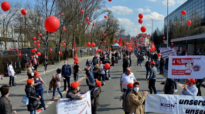 IG Metall Reutlingen-Tübingen setzt Warnstreiks in Tarifrunde Metall- und Elektroindustrie fort und bekundet auch Solidarität mi
