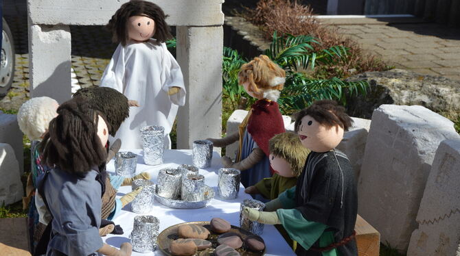 An verschiedenen Stationen können Besucher die Oster- und Passionsgeschichte nachvollziehen.  FOTO: KIRCHE