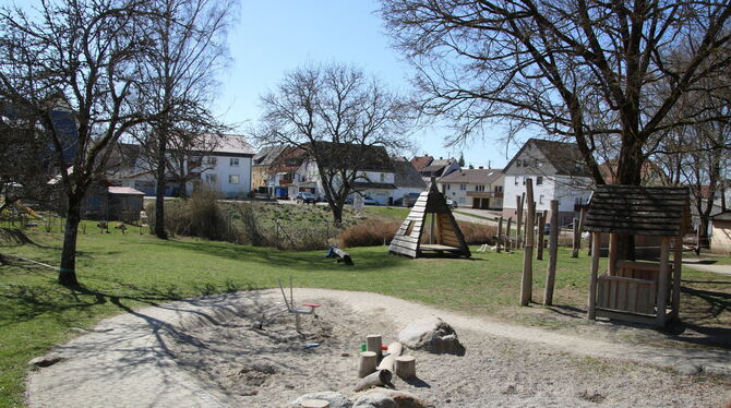 Der Kindergarten auf dem Areal des MVZ zieht an den Ortsrand. FOTO: OECHSNER