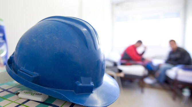 Bauarbeiter aus osteuropäischen Ländern kommen oft in Sammelunterkünften unter. FOTO: FRISO GENTSCH/DPA