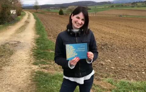Angie Dieter hat ein Buch über ihre Heimatgemeinde Stockach geschrieben