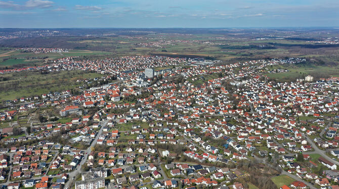 Gomaringen – im Hintergrund links Stockach – ist der Mittelpunkt zwischen Reutlingen, Tübingen, Mössingen und der Alb.  FOTO: GR