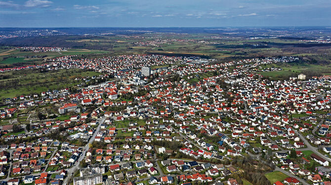 Gomaringen – im Hintergrund links Stockach – ist der Mittelpunkt zwischen Reutlingen, Tübingen, Mössingen und der Alb.