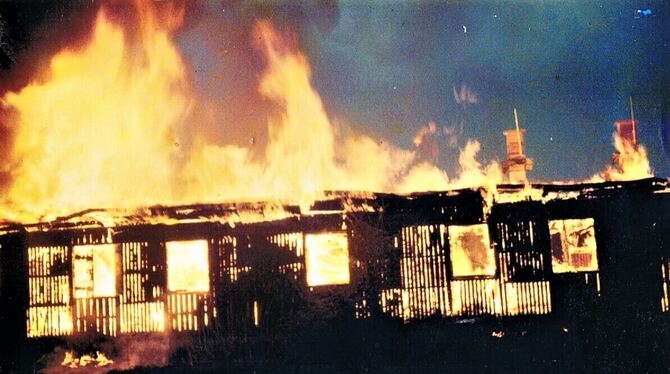 Im Rahmen einer Feuerwehrübung wurde die Baracke 1976 abgebrannt.