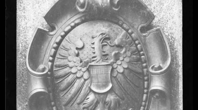 Reutlinger Wappen am Wormser Luther-Denkmal.  BILD: STADTARCHIV WORMS