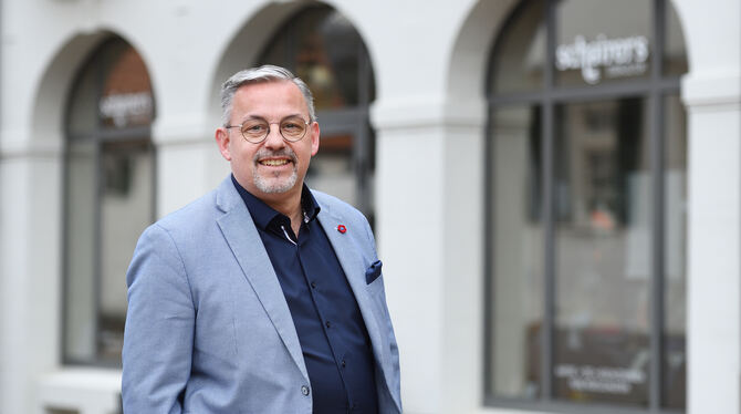 Der 51-jährige Sven Bohnert kandidiert für das Amt des Bürgermeisters in Pfullingen.  FOTO: PIETH