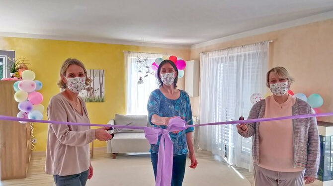 Arche Intensivkinder in Mähringen eröffnet neue Eltern-Kind-Station (von links): Christiane Miarka-Mauthe, Rebecca Ziegler und
