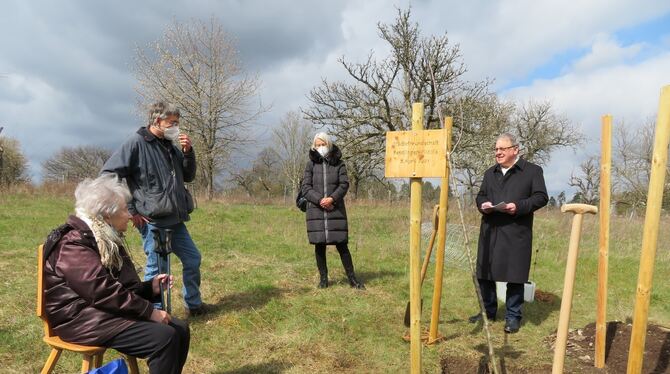Der Freundschaftsbaum für Pistoia wurde oberhalb des Listhofes gepflanzt.
