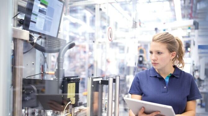 Vom Verbrenner-Geschäft zur Elektromobilität: Bosch will den Beschäftigten Perspektiven bieten. FOTOS: BOSCH