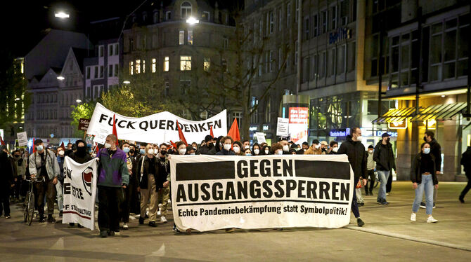 Die Organisation Solidarität und Klassenkampf hatte zu einer Kundgebung geladen.  FOTO: RETTIG/LICHTGUT