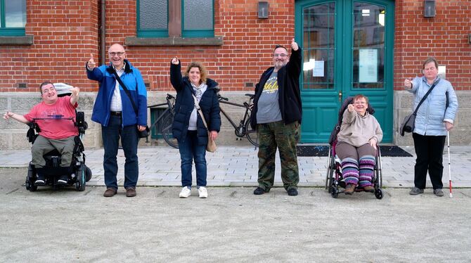 Die sechs Teilnehmer des Projekts »Ich sag Dir was« (von links): Hans Usemann, Nikolaus Mantel, Ramona Pichler, Markus  Gräter,