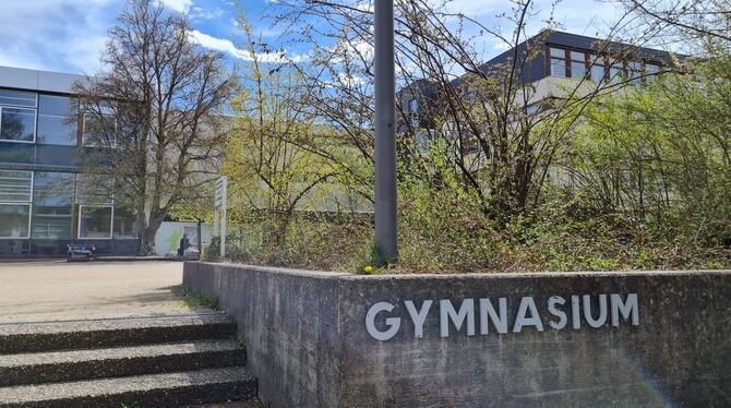 Ganz schlicht: Das Gymnasium Münsingen führt bisher keinen Eigennamen.  FOTO: SCHRADE