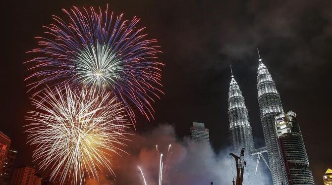 Viel Licht, viel Feuerwerk in Kuala Lumpur. Foto: Azhar Rahim