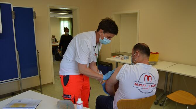 Menschen ohne festen Wohnsitz wurden von einem mobilen Team gegen das Corona-Virus geimpft. FOTO: STADT