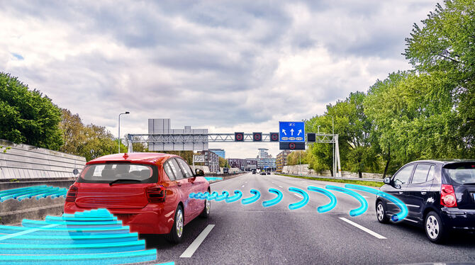 Autonomes Fahren: Damit unfallfreie Kommunikation von Fahrzeugen funktioniert, wird Datenfluss in Echtzeit benötigt.  FOTO: PLOE