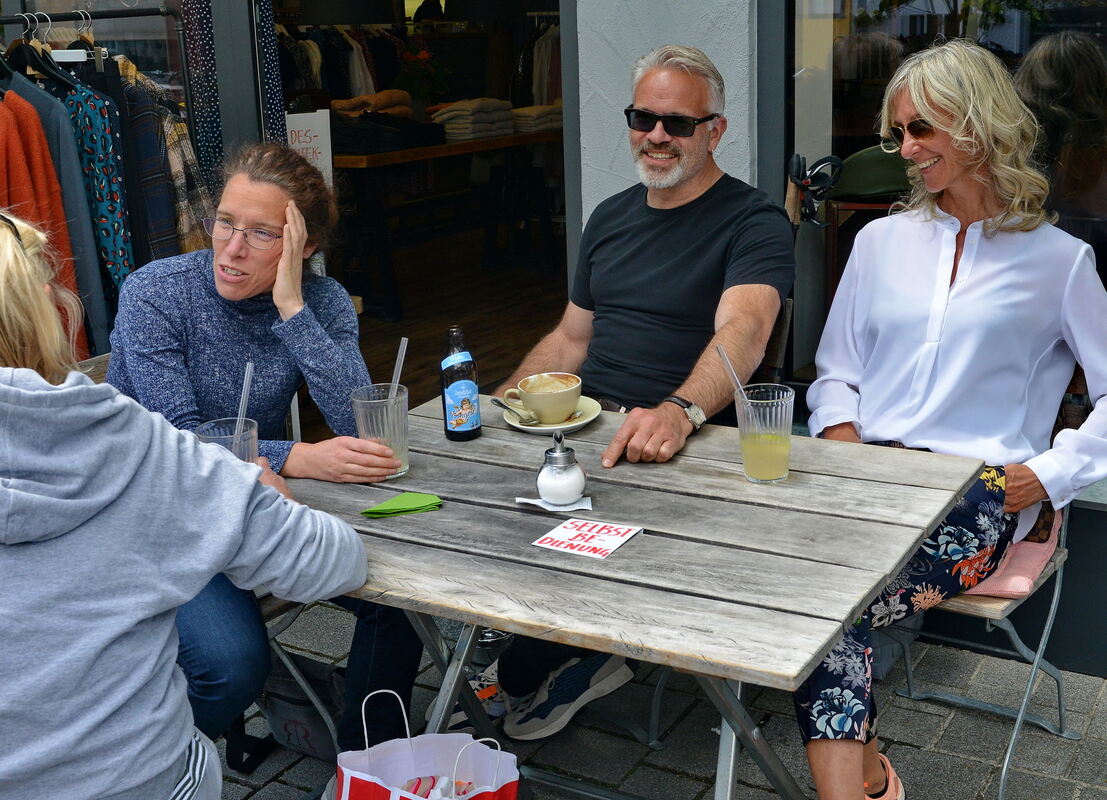 Stadt-2505-10Cafe opening-Niethammer