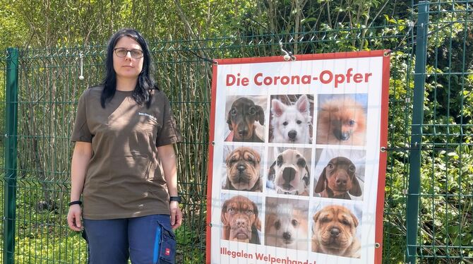 Die Pfullinger Bmt-Leiterin Anja Zeller nimmt mit dem bmt am bundesweiten Aktionstag gegen illegalen Tierhandel teil.