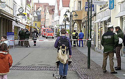 Falscher Alarm: Für eine Stunde war die obere Wilhelmstraße gesperrt, eine leckende Gasleitung wurde nicht gefunden.
GEA-FOTO: PACHER
