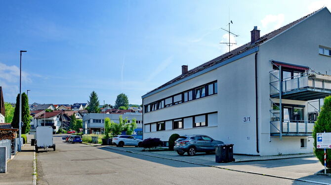 Das nächste legale Wohnhaus liegt in Sichtweite: in der Friedrichstraße. Es ist kaum 50 Meter von der Grafentalstraße 3 und 3/1