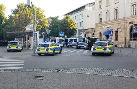 Warum gestern viele Polizisten am Bahnhof Reutlingen waren - Blaulicht-News - Reutlinger General ...