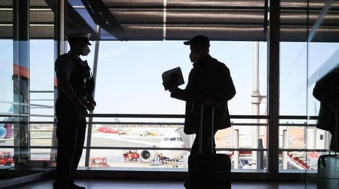 Kontrolle am Flughafen Kontrolle am Flughafen