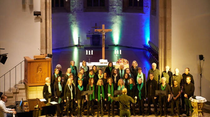 Der Gospelchor unter Leitung von Stephen Blaich im Januar 2020.  FOTO: KIRCHENGEMEINDE
