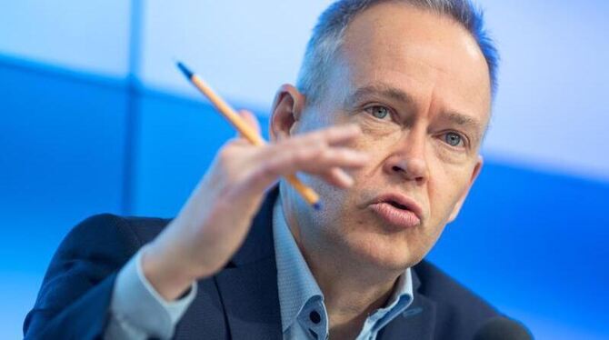 Stefan Brink Stefan Brink