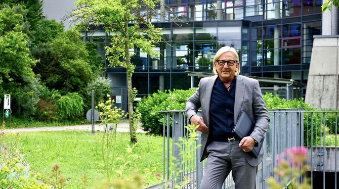 Eckhard Zieker, Marketingleiter und Pressesprecher der Reutlinger Kreiskliniken, verabschiedet sich nach 45 Berufsjahren in den