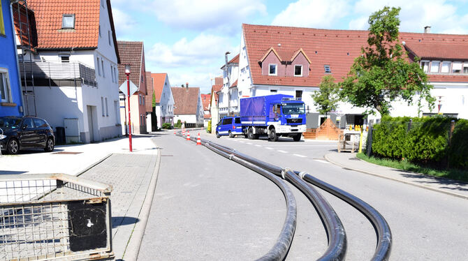 Wasserleitungen führten vom Dußlinger B 27-Tunnel bis zur Steinlach.   FOTO: PIETH