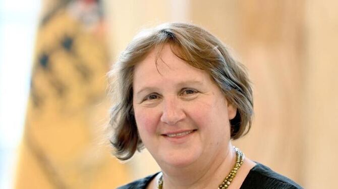 Theresa Schopper lächelt