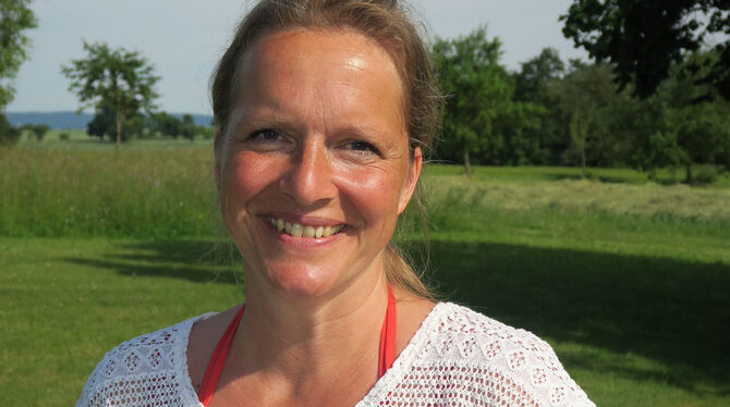 Kathrin Henne, die Ortsvorsteherin von Gniebel, lebt am Rande des Orts.  FOTO: KLEIN