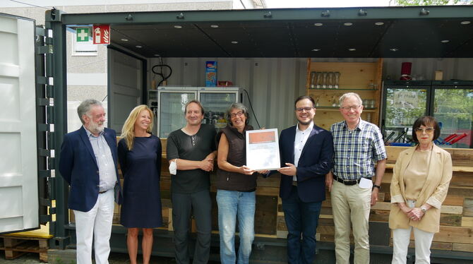 Freuten sich über die Verleihung des ersten Ulrich-Lukaszewitz-Preises an das franz. K: (von links) Jo Schempp, Aline Lukaszewit