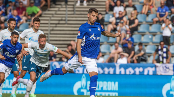 Im Testspiel gegen Zenit St. Petersburg übernimmt Marvin Pieringer Verantwortung beim Elfmeter und verschießt. FOTO: REHBEIN/DP