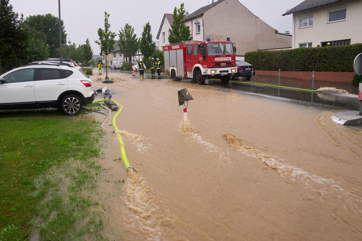 Der Ortskern von Gelsdorf (Kreis Ahrweiler)ist nach dem Starkregen überflutet. Tief Bernd bringt Regen über Eifel und Hunsrück,