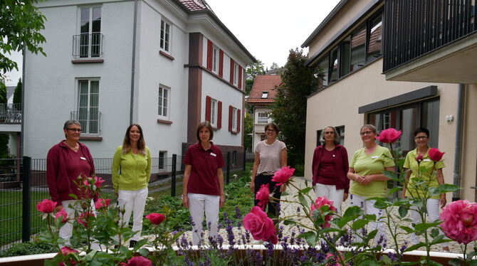Vor dem zweiten Lockdown startete die Diakoniestation Oberes Ermstal-Alb in Bad Urach ihre Tagespflege. Die Mitarbeiterinnen unt