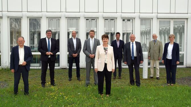 Zur Schulleiterverabschiedung trafen sich (von links): Gerd Pflumm, Landrat Dr. Ulrich Fiedler, Dominik Kugler, Silvan Purschwit