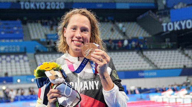 Endlich ein Lichtblick im deutschen Schwimmsport bei Olympia: Sarah Köhler gewinnt in Rekordzeit Bronze. FOTO: KAPPELER/DPA