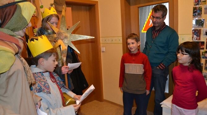 Auf den Besuch und den Segen der Sternsinger hat Familie Kirgis schon gespannt gewartet.