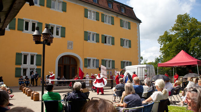Theater Die Tonne Reutlingen in Grafeneck Das inklusive Ensemble des Theater Die Tonne Reutlingen in Grafeneck.