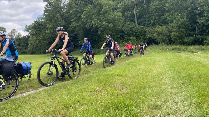 Einer der landschaftlichen Höhepunkte der GEA-Radtour: Ausfahrt aus dem wildromantischen Bittelschießer Täle. FOTOS: BRÄUNINGER Einer der landschaftlichen Höhepunkte der GEA-Radtour: Ausfahrt aus dem wildromantischen Bittelschießer Täle. FOTOS: BRÄUNINGER