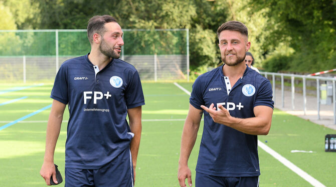Sind guter Dinge: Der neue Young-Boys-Spielertrainer Yasin Yilmaz (links) und Co-Spielertrainer Heiko Schall.  FOTO: BAUR