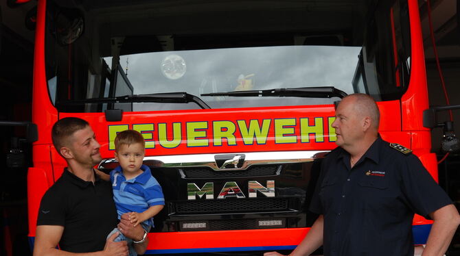 Die Vereinbarkeit von Beruf, Familie und Feuerwehrdienst ist bei Sascha Karp (links) gefragt. Der Leiter der Metzinger Jugendfeu