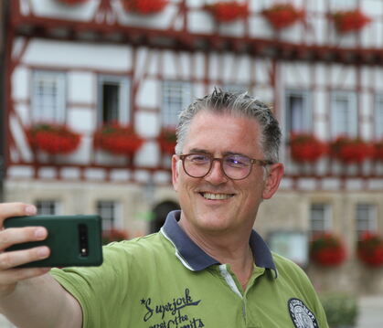 Der CDU-Bundestagsabgeordnete Michael Donth versieht seine zahlreichen Facebook-Posts mit dem Hashtag #SelfieMichi. Hier ist er 