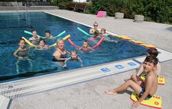 Die DLRG macht ihre Anfängerschwimmkurse im Freibad Dettingen.