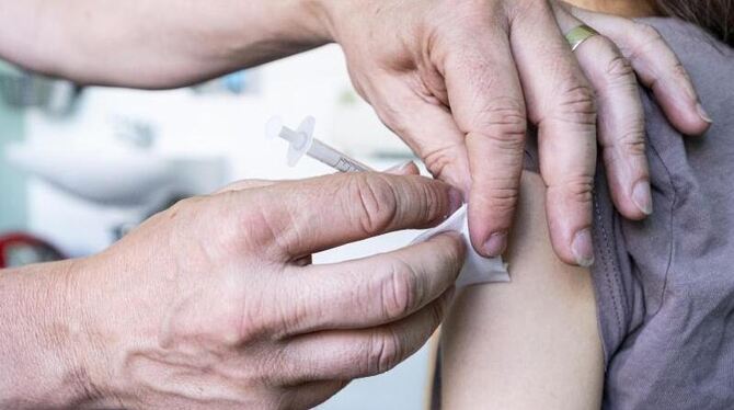 Stiko spricht sich für Corona-Impfung für alle ab 12 aus Stiko spricht sich für Corona-Impfung für alle ab 12 aus