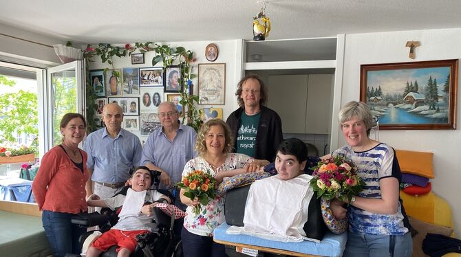 Freuen sich über die gelungene Unterstützung (von links): Silvia Ulbrich-Bierig (Geschäftsführung Ambulanter Hospizdienst), Vate