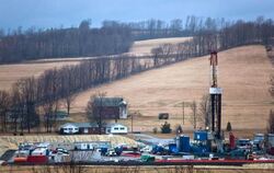 «Fracking»-Ölförderungsplattform bei Troy in Pennsylvania. Fracking kann unter bestimmten geologischen Bedingungen zu relativ