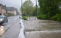 Im Jahr 2013 richtete das Hochwasser in Lichtenstein schwere Schäden an – hier in der Moltkestraße in Unterhausen. ARCHIV-FOTO: 