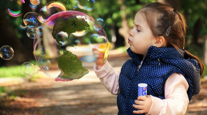 Zukunfts- und Gesellschaftsthemen bilden einen Schwerpunkt im Programm.  FOTO: PIXABAY